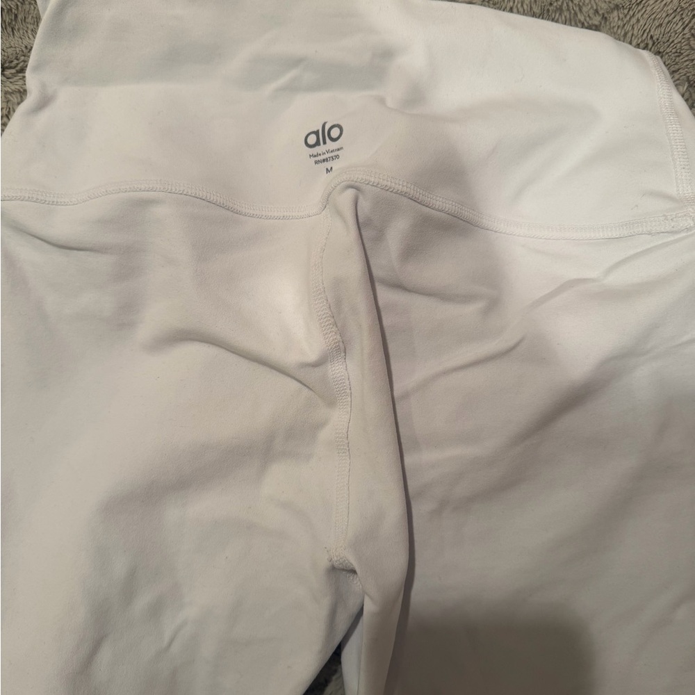 Alo Women’s High-Rise White Bike Shorts - Picture 2 of 4